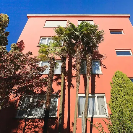 Penthouse By Interhome דירה *